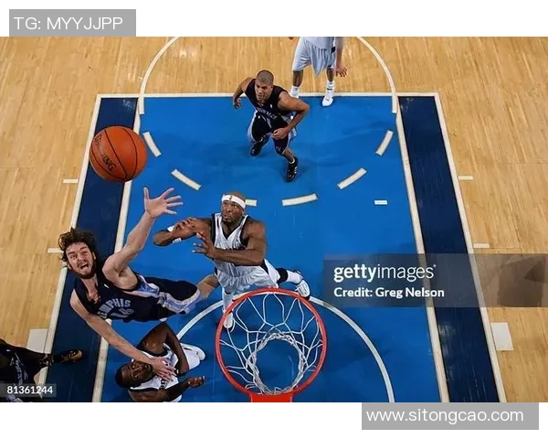 2011年NBA季后赛经典对决灰熊与快船的激烈较量与精彩瞬间回顾 2011年NBA季后赛经典对决灰熊与快船的激烈较量与精彩瞬间回顾