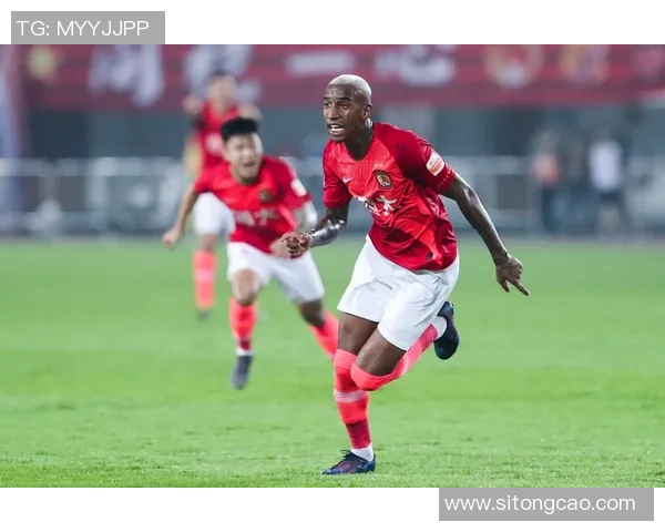 2012年鲁能与恒大激战回顾：激情碰撞与荣耀之争的经典对决