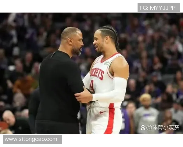 火箭队与独行侠的激烈对决NBA赛场上的精彩瞬间与战术较量 火箭队与独行侠的激烈对决NBA赛场上的精彩瞬间与战术较量