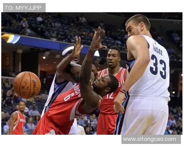 火箭队与灰熊队激战正酣1月15日国语直播精彩回顾与分析 火箭队与灰熊队激战正酣1月15日国语直播精彩回顾与分析