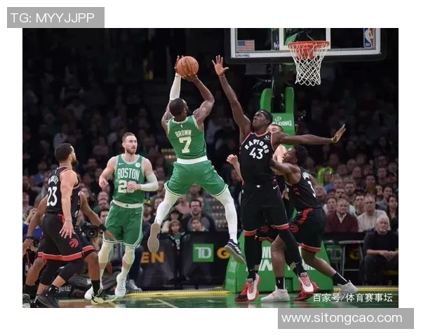 贾雷斯沃克的篮球之路：从新秀到未来明星的成长历程